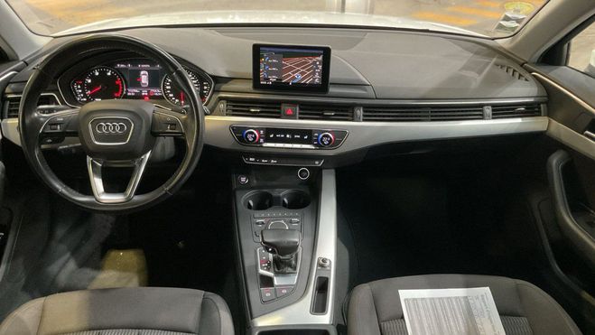 Audi A4 Avant 2.0 TDI 150CH DESIGN S TRONIC 7 Blanc de 2016