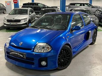  Voir détails -Renault Clio II (B/C65) 3.0 V6 255ch 3p à Puteaux (92)