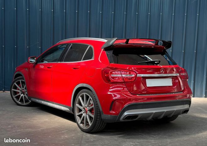 Mercedes Classe GLA Classe 45 AMG Aerodynamics package 381 c Rouge de 2017