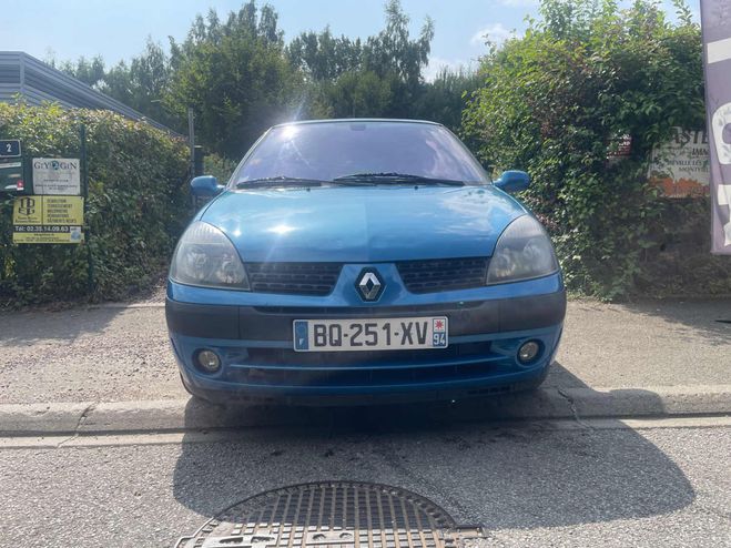 Renault Clio II PHASE II 1.4i 16V 100CV Bleu Laqu de 2002