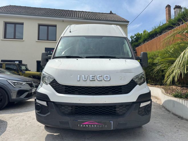 Iveco Daily FOURGON GN 35 S 13 V12 L4 H2 QUAD-LEAF B Blanc de 2016