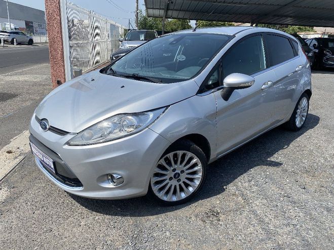 Ford Fiesta 1.4 TDCi 70 Titanium Gris de 2011