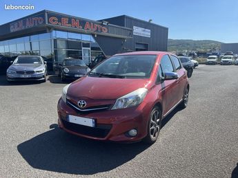  Voir détails -Toyota Yaris 100 VVT-I DYNAMIC 5P à Aubire (63)