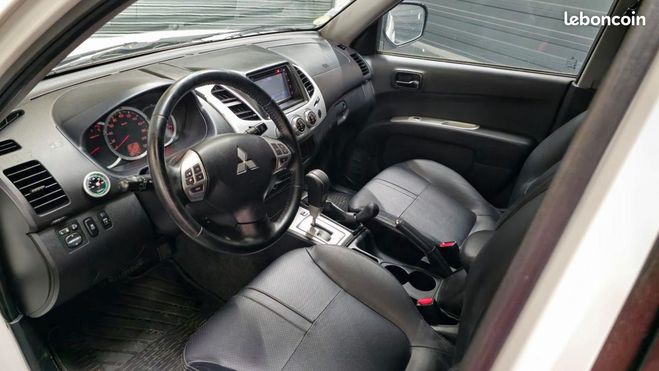 Mitsubishi L 200 DOUBLE CAB 2.5 TD 178 INSTYLE NAVI 4WD B Blanc de 2014