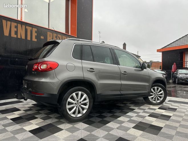 Volkswagen Tiguan 2.0 TDI 140CH BLUEMOTION FAP Gris de 2011