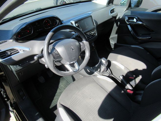 Peugeot 208 1.2 82CH STYLE 5P Noir de 2015