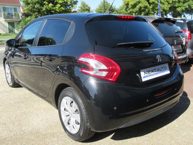 Peugeot 208 1.2 82CH STYLE 5P Noir de 2015