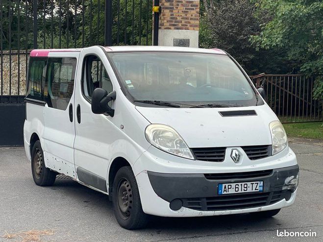 Renault Trafic 2,0dci 9 Place 2010 182.000Km  6990Euro Blanc de 2010