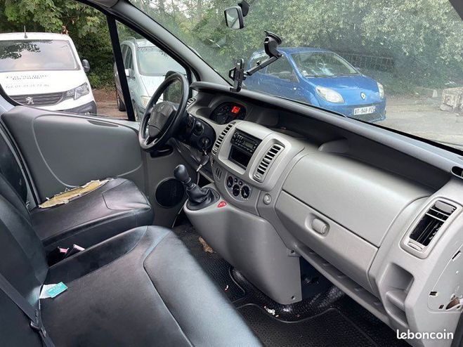 Renault Trafic 2,0dci 9 Place 2010 182.000Km  6990Euro Blanc de 2010