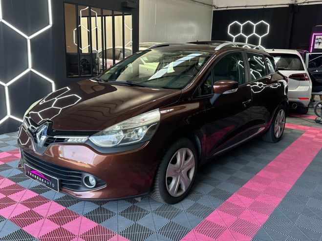 Renault Clio IV ESTATE Intens 90 ch 1.5 DCi ~ Radars  Marron de 2015