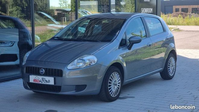 Fiat Grande Punto 1.2 8V 65CH DOLVIA 5P Gris de 2006