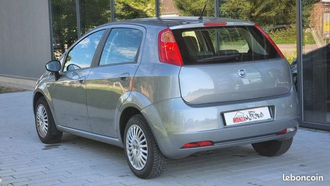 Fiat Grande Punto 1.2 8V 65CH DOLVIA 5P Gris de 2006