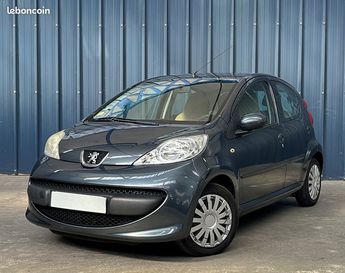  Voir détails -Peugeot 107 5P 1.0 68ch BVA Boite automatique Vitres à Halluin (59)