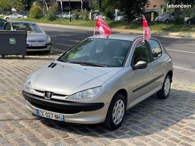 Peugeot 206 1,4hdi x Line 04-2005 130.000km  2990Eu Gris de 2005