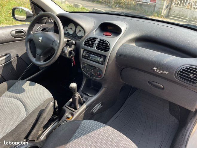 Peugeot 206 1,4hdi x Line 04-2005 130.000km  2990Eu Gris de 2005