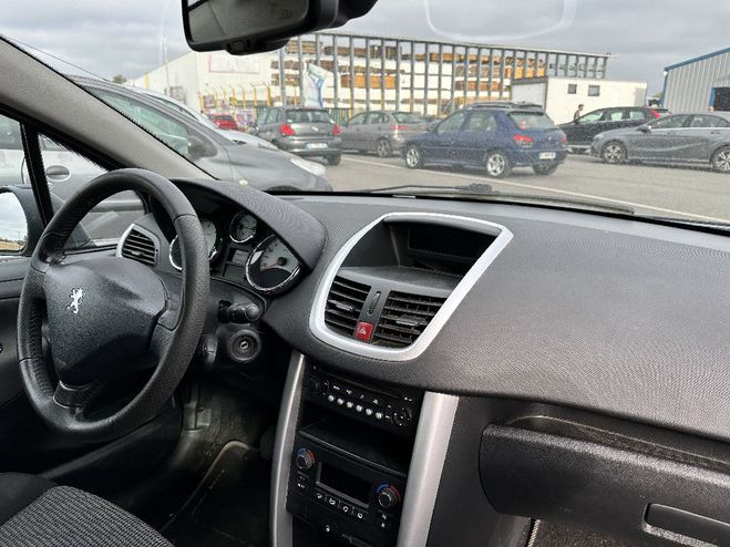 Peugeot 207  1.4 HDi 70ch BLUE LION Active GRIS de 2009