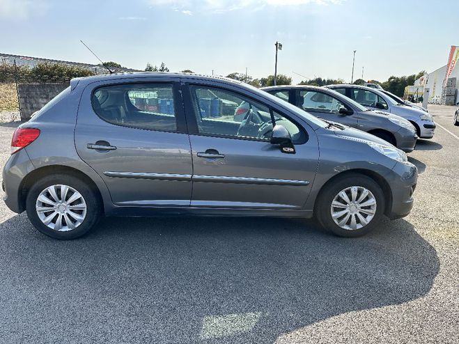 Peugeot 207  1.4 HDi 70ch BLUE LION Active GRIS de 2009