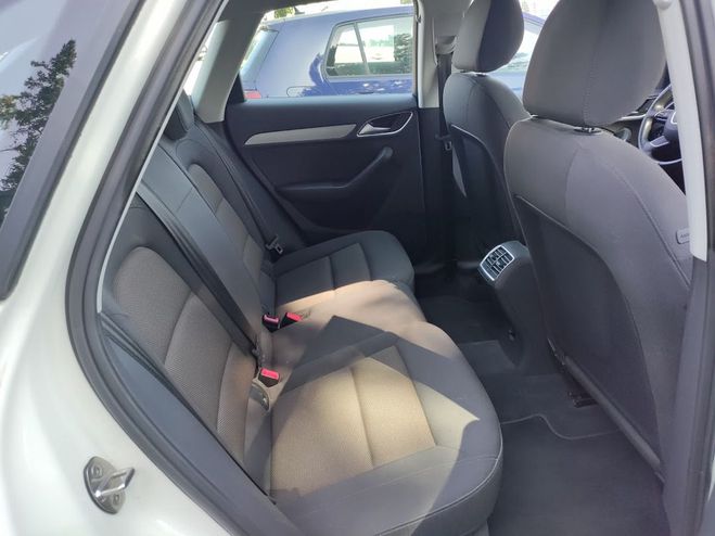Audi Q3 Srie 1  2.0 TDI  DPF 140  CLIM -  1ERE  Blanc de 2012