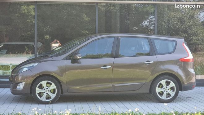 Renault Grand Scenic III 2.0 DCI 160CH FAP JADE EURO5 7 PLACE Marron de 2009