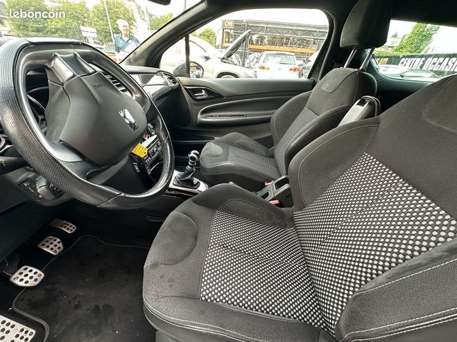 Citroen DS3 1.6 E-HDI110 AIRDREAM SPORT CHIC Gris de 2012