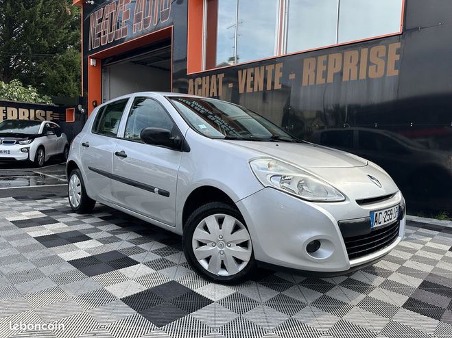 Renault Clio III 1.2 16V 75CH AUTHENTIQUE 5P Gris de 2009