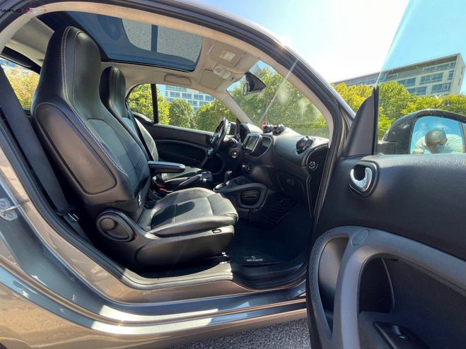 Smart Fortwo COUPE 0.9 90 ch SS BA6 Brabus Style Gris de 2019