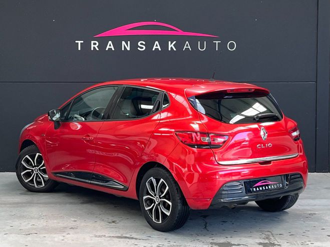 Renault Clio IV 1.2 75 LIMITED - 1ER MAIN - SUIVI COM Rouge de 2017