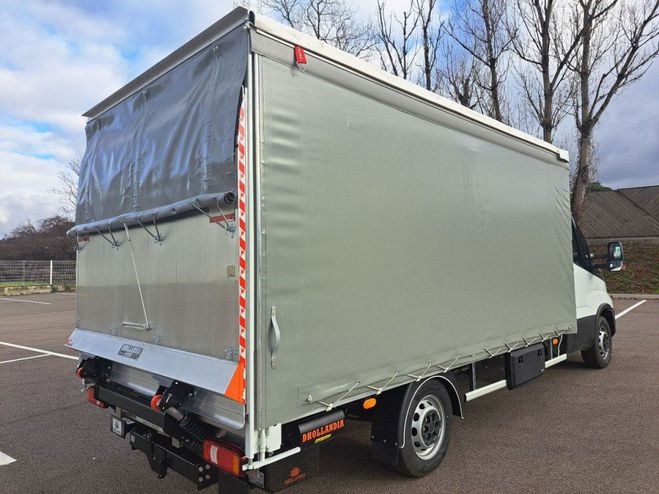 Iveco Daily CAISSE 35S18 A8 180CV 3L REHAUSSABLE 22M Blanc de 2024