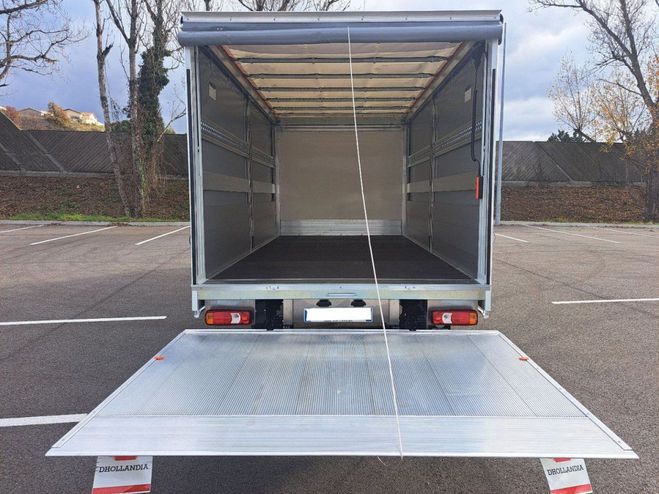 Iveco Daily CAISSE 35S18 A8 180CV 3L REHAUSSABLE 22M Blanc de 2024