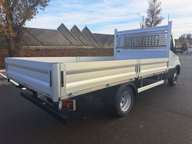 Iveco Daily PLATEAU 35C16 160CV 3L PLANCHER BOIS 4M Blanc de 2024