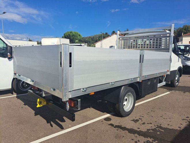Iveco Daily PLATEAU 35C16 160CV 3L ALUMINIUM 4M Blanc de 2024