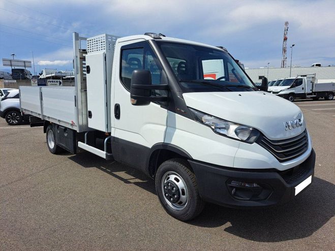 Iveco Daily PLATEAU 35C18 180CV 3L ALUMINIUM 3M80 CO Blanc de 2024