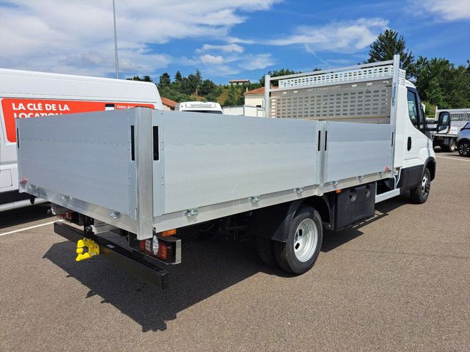 Iveco Daily PLATEAU 35C18 180CV 3L ALUMINIUM 3M80 CO Blanc de 2024