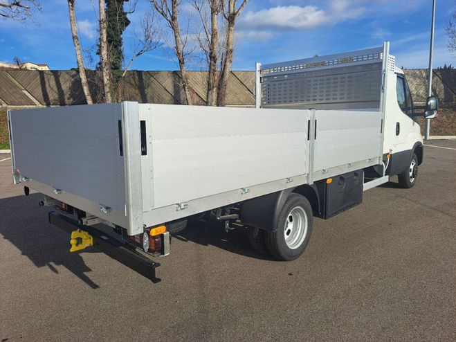 Iveco Daily PLATEAU 35C18 180CV 3L ALUMINIUM 3M80 CO Blanc de 2024