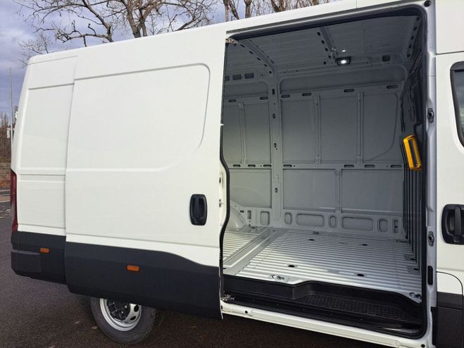 Iveco Daily FOURGON 35S18 A8 180CV 3L L3H2 12M3 Blanc de 2025