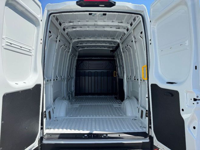 Iveco Daily FOURGON 35S18 180CV 3L L3H2 12M3 Blanc de 2025