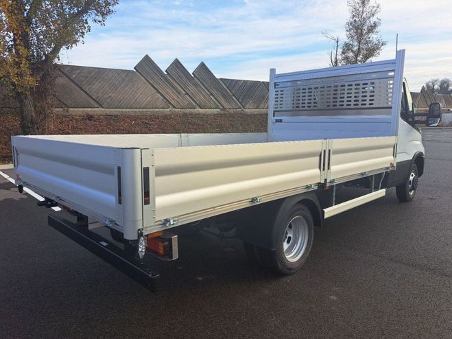 Iveco Daily PLATEAU 35C16 160CV 3L PLANCHER BOIS 4M Blanc de 2024