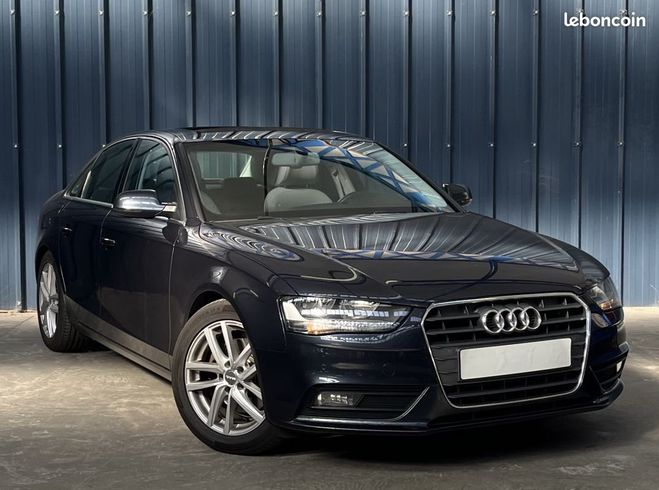 Audi A4 Limousine Ambition Luxe 2.0L TDI 136ch G Bleu de 2012