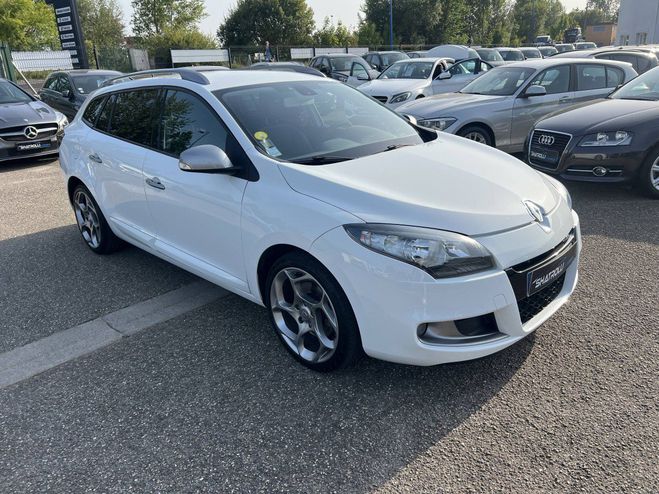 Renault Megane III (B95) 2.0 dCi 160ch GT BVM6 1erMain  BLANC de 2012