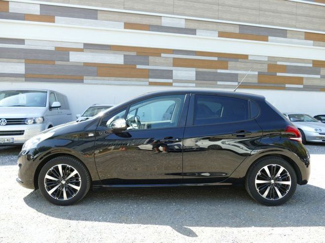 Peugeot 208 1.2 82Ch STYLE BVM5 Noir de 2016
