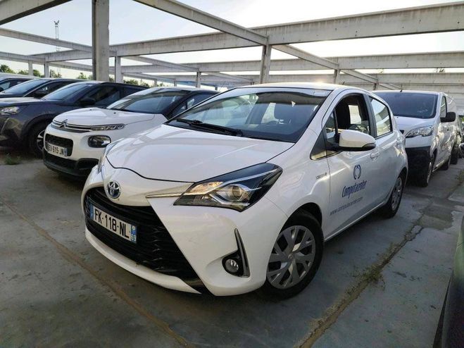 Toyota Yaris 1.5 VVTi 16V HSD Hybrid 100h E-CVT 75 cv BLANC de 2019