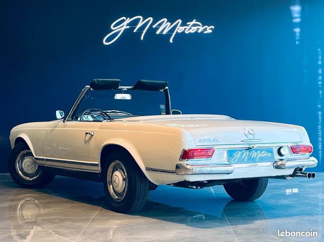 Mercedes 230 sl pagode tres bon etat Blanc de 1965
