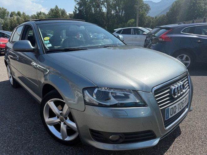 Audi A3 Sportback 1.6 TDI 105CH DPF START/STOP A Gris F de 2009