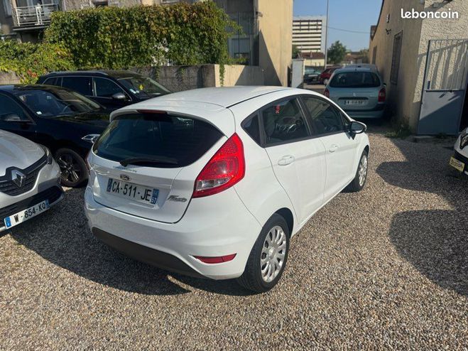 Ford Fiesta 1.4 TDCI 4500E Blanc de 2012