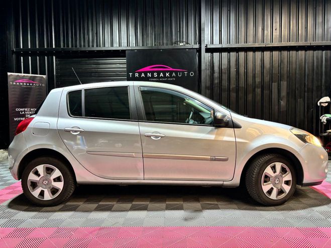 Renault Clio iii dci 75 eco2 tomtom suivi entretien c GRIS de 2012