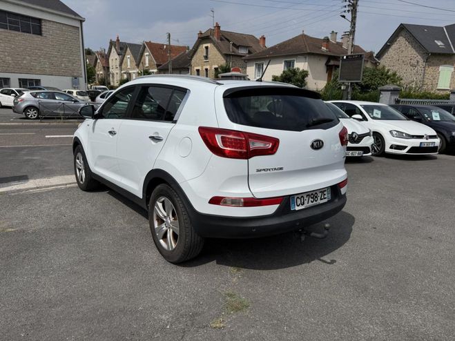Kia Sportage 2.0 CRDI - 136 Active Clim   attelage    BLANC de 2013