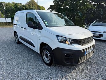  Voir détails -Peugeot Partner FOURGON STANDARD 650 KG BLUEHDI 100 ASPH à Villeneuve-Saint-Georges (94)