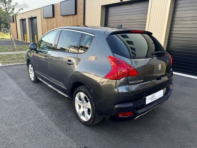 Peugeot 3008 1.6 HDI 115 ALLURE Gris de 2014
