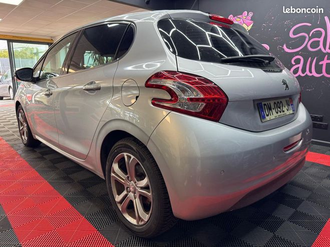 Peugeot 208 1.6 16v vti 120 allure Autre de 2014