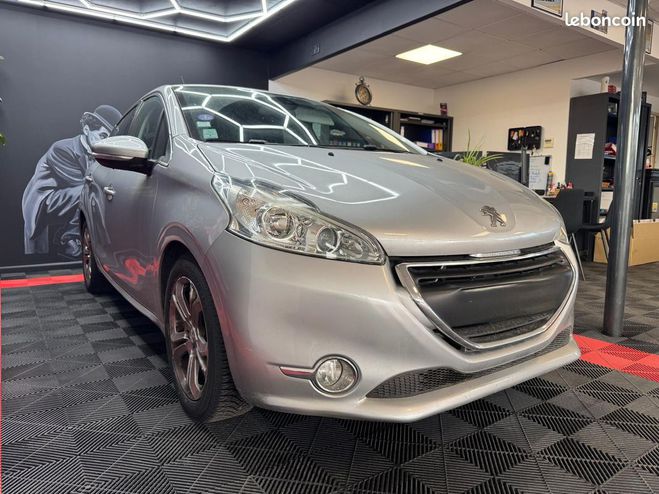 Peugeot 208 1.6 16v vti 120 allure Autre de 2014